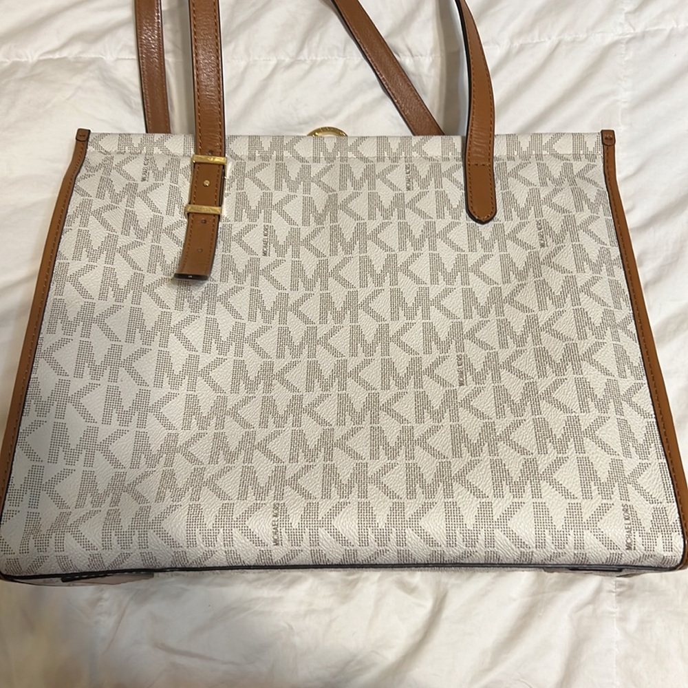 💥 LOWEST PRICE (small stain & imperfection) - Picture 8 of 15
